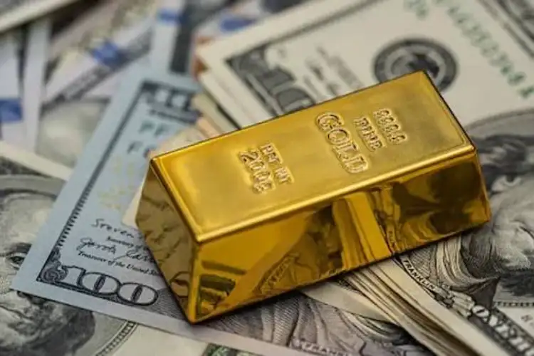 India's forex reserves drop $4.5 billion, still hovers around record high