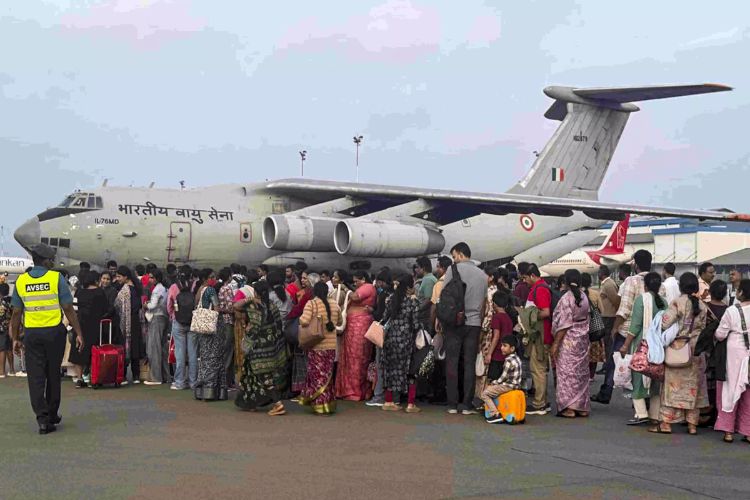Over 300 Indians stranded in Sri Lanka brought to Thiruvananthapuram