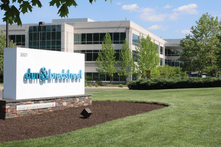Dun & Bradstreet celebrates 25 years, honoring companies' extraordinary contributions