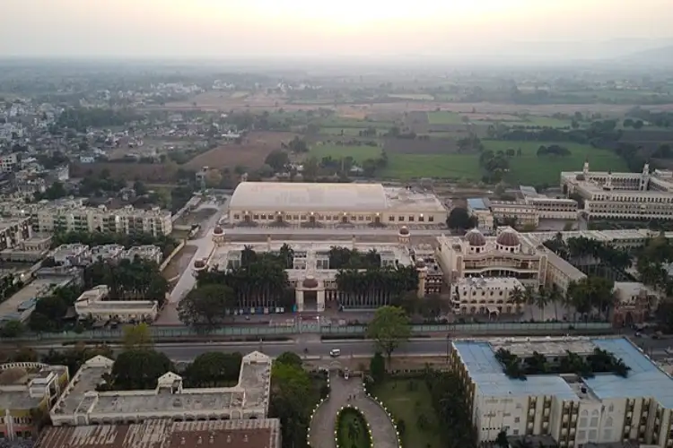 ED raids 12 places in Maharashtra in Jamia Ismalia Ishatul Uloom case