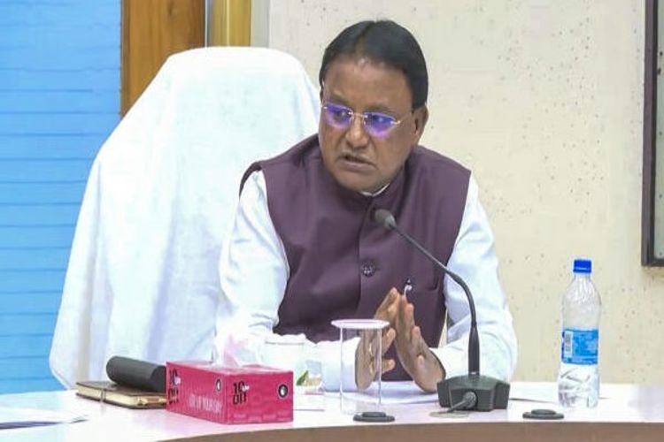 Opposition criticises Odisha government for 'shutting down' English medium education scheme