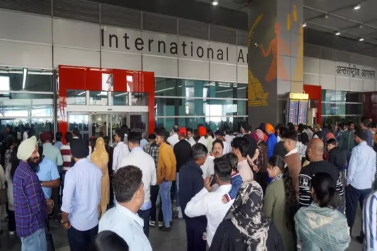 Technical glitches affect airport check-in system, delay flights