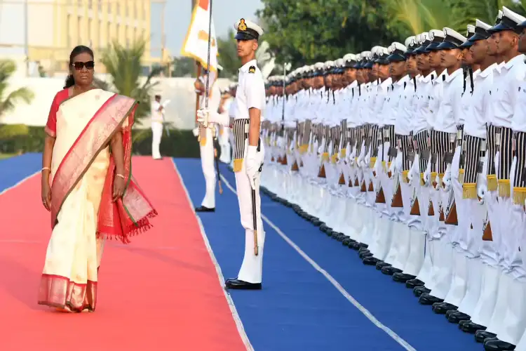 Nation salutes brave men, women who safeguard our maritime borders: Prez Murmu on Navy Day