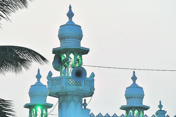 Mumbai High Court dismisses plea seeking use of loudspeakers by mosques