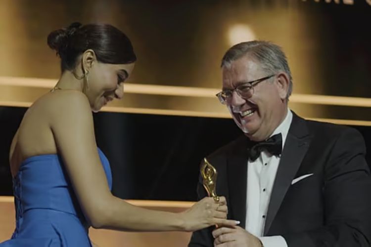 Shubhangi receives Best Actress Award at International Film Festival of Australia