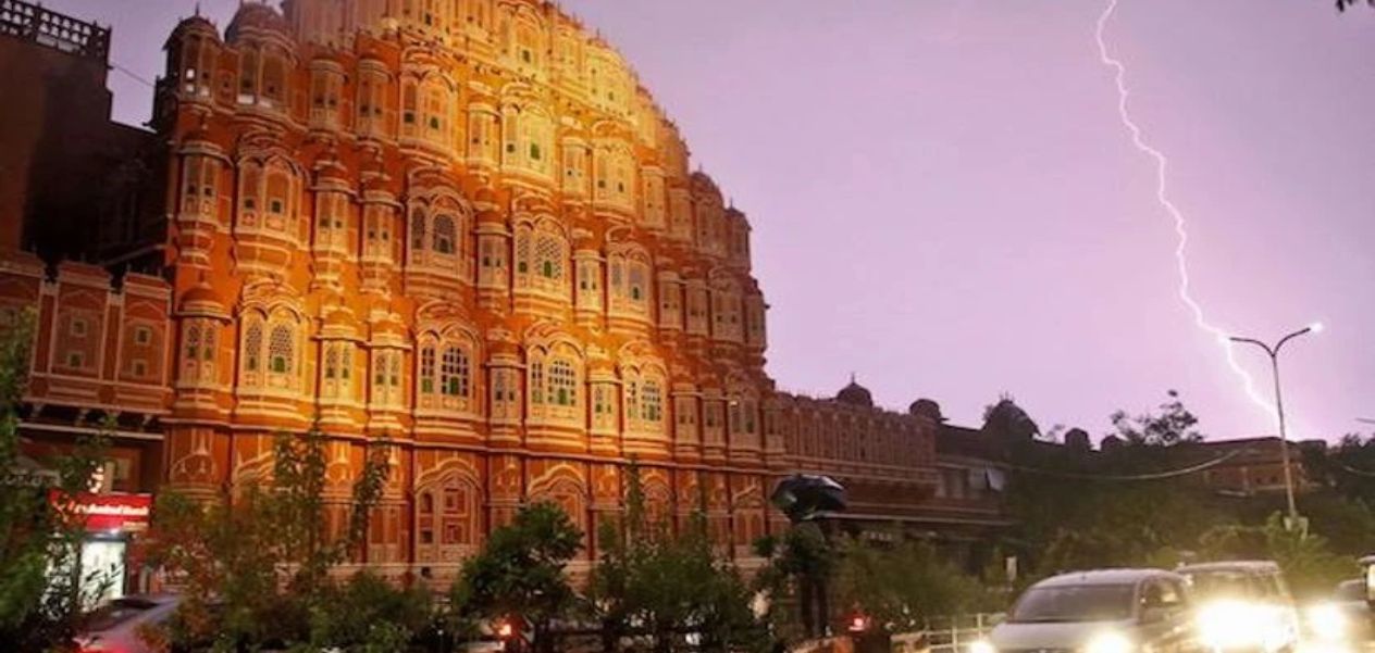 The mercury dropped to 4.4 degrees Celsius in Fatehpur, Rajasthan.