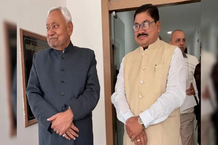 AIMIM MLA Murshid Alam calls Nitish Kumar his 'political guru'