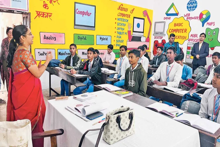 Varanasi students are learning Tamil with enthusiasm