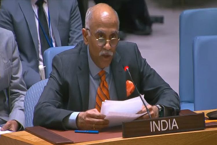 Indian envoy told the Security Council: India is in favor of establishing a practical relationship with the Taliban