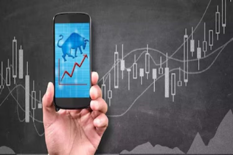 Sensex, Nifty make a strong comeback after initial decline