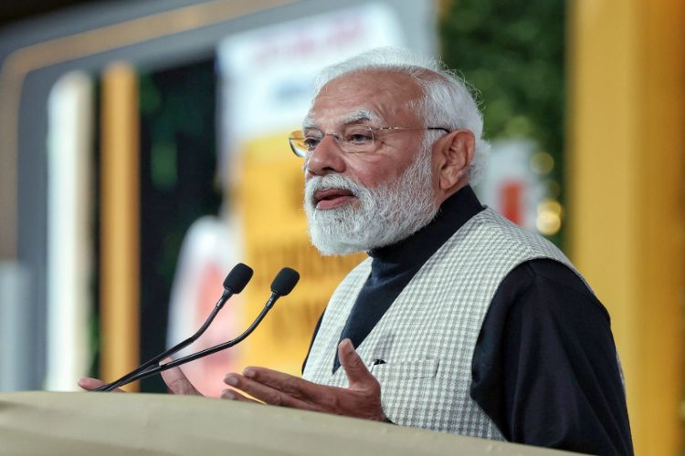 PM Modi and top leaders pay tribute to Mahakavi Bharati on his 143rd birth anniversary