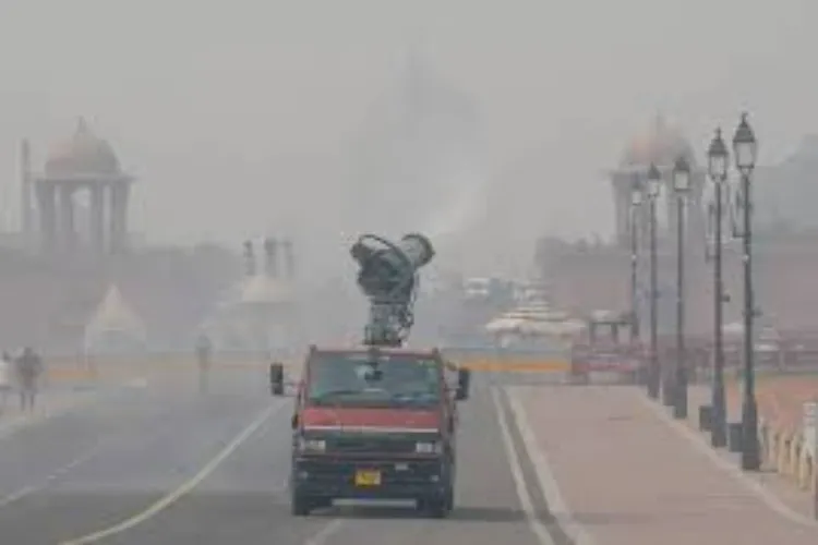 Delhi's air quality remains 'very poor' due to rising smog, with AQI reaching 386