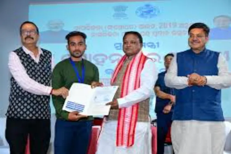 Odisha CM hands over citizenship certificates to 35 applicants under CAA