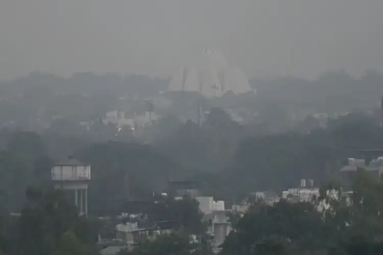 Thick smog envelops several cities across Uttar Pradesh; poor air quality recorded