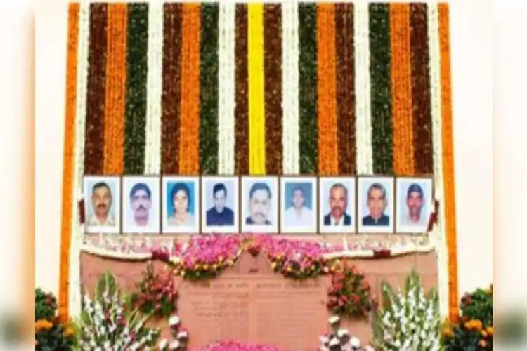 President Murmu pays tribute to security personnel who sacrificed their lives in 2001 Parliament attack
