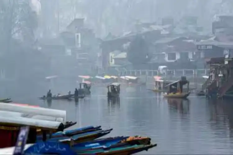 J-K: Temperature stays sub-zero in Kashmir Valley as cold wave continues its grip