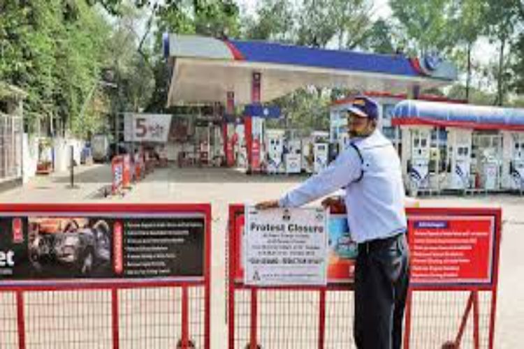 Petrol pumps remain closed in Imphal Valley to protest against extortion.