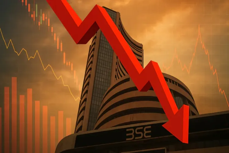 The Sensex fell by 533 points due to the withdrawal of foreign capital and the depreciation of the rupee.