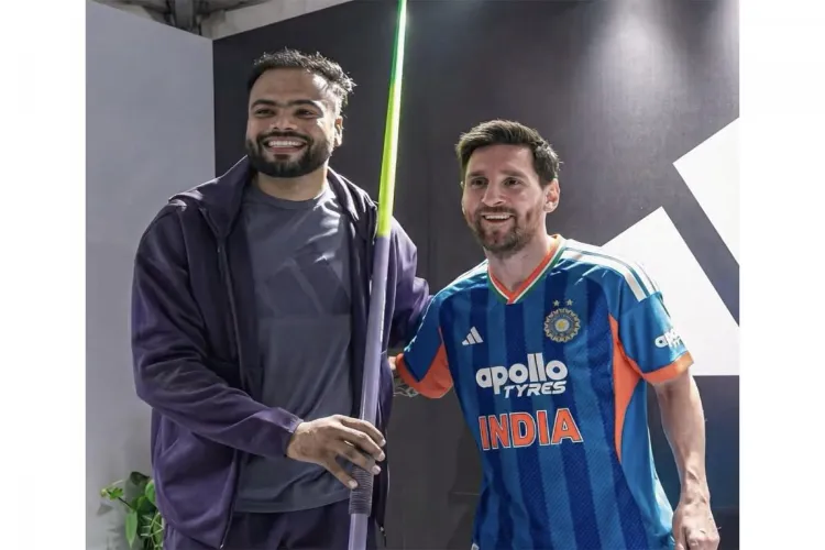 During his visit to Delhi, Lionel Messi wore the Indian cricket team's T20 jersey and met with Kuldeep Yadav.