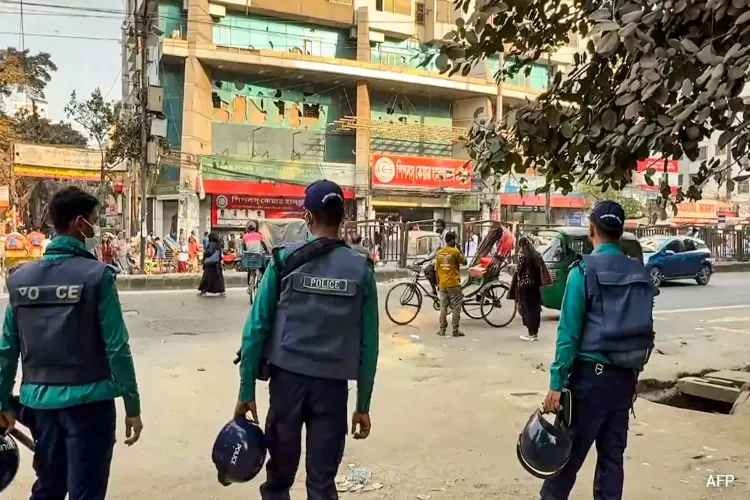 Security has been tightened at the Indian Assistant High Commission and visa center in Bangladesh, and the situation is being monitored.