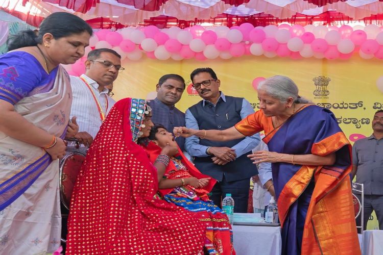 Siddaramaiah and Nirmala Sitharaman launch polio vaccination drive in Karnataka