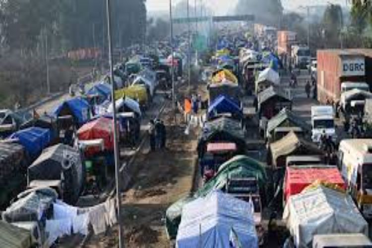 Over 100 farmer union workers booked for obstructing traffic