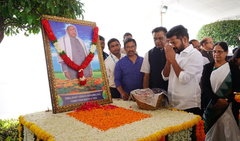 Telangana Chief Minister Reddy and Minister Kishan Reddy paid tribute to Narasimha Rao.