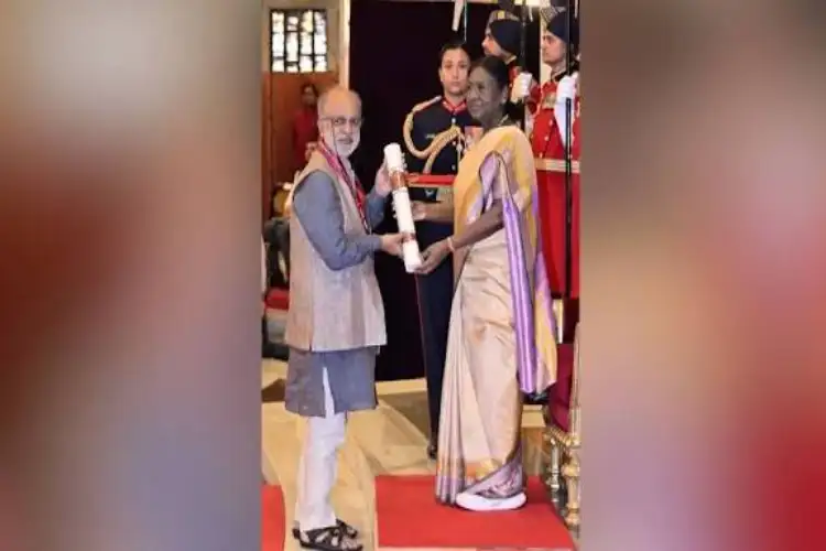 President Murmu presents Rashtriya Vigyan Puraskar- 2025