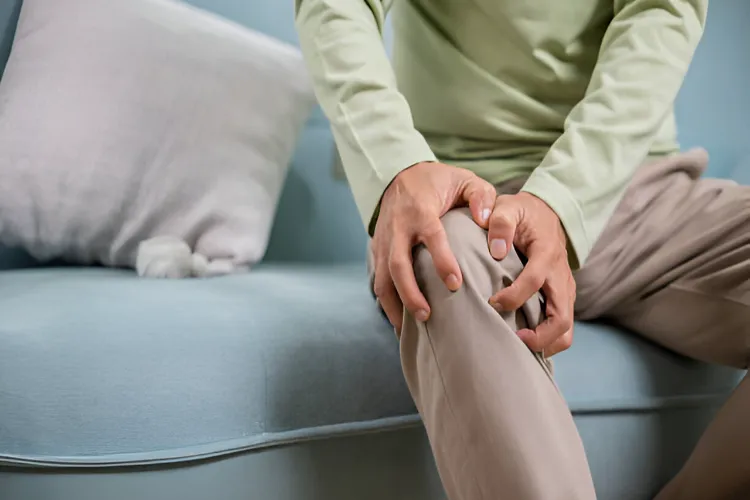 Relief from knee pain in winter: 5 effective home remedies