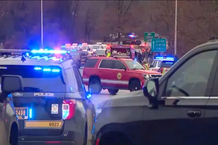 USA: Shooting at Delaware DMV office, state trooper and suspect killed.
