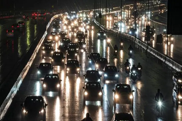 Delhi Traffic Police issues guidelines and restrictions ahead of Christmas.