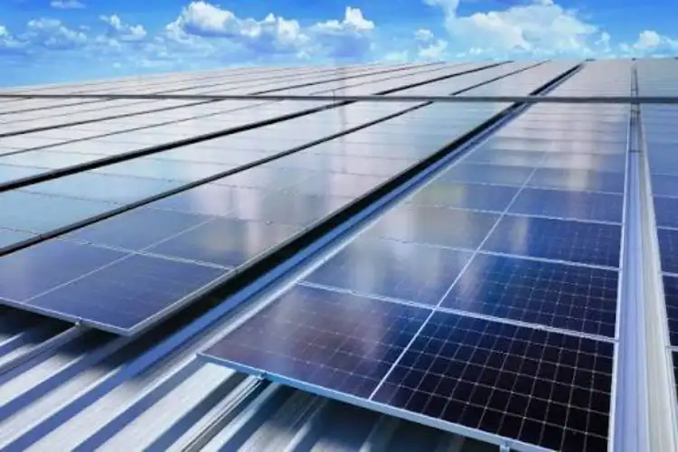 Gujarat crosses 5 lakh rooftop solar installations, achieves 1,879 MW capacity; success stories to shine at VGRC Rajkot