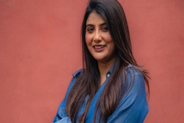 Bengali actress Parno Mitra joins Trinamool Congress