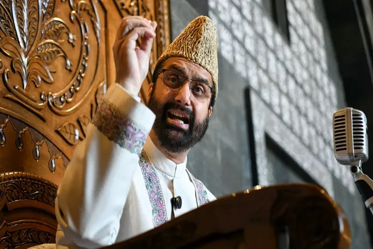 Kashmir: Mirwaiz Umar Farooq placed under house arrest, prevented from offering Friday prayers.