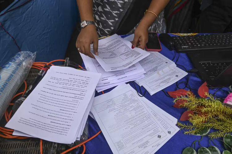 SIR hearings begin in Bengal, 32 lakh voters to be summoned