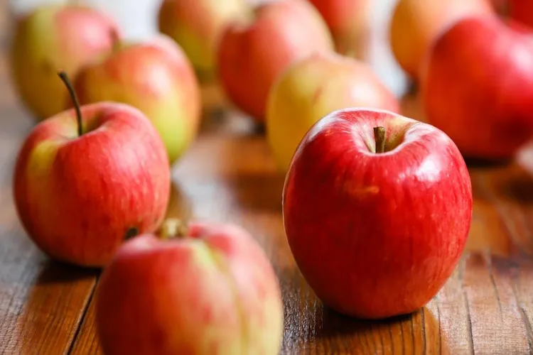 Is eating an apple every day really beneficial? Find out the whole truth.