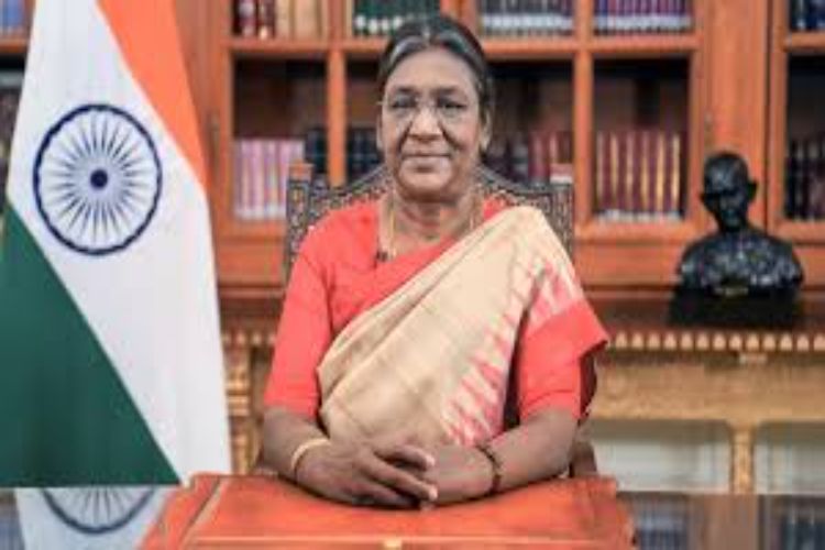 Vice President Radhakrishnan meets President Draupadi Murmu