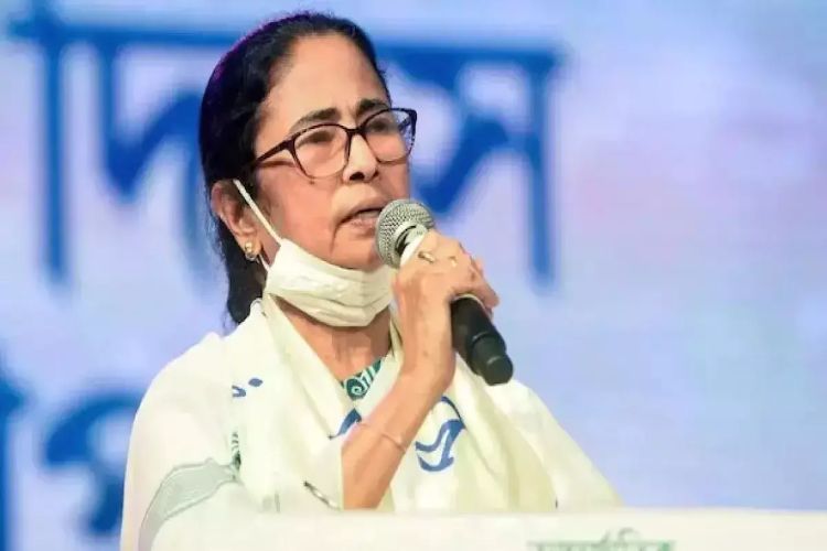 TMC Foundation Day: Mamata Banerjee vows not to bow down to 'evil forces'