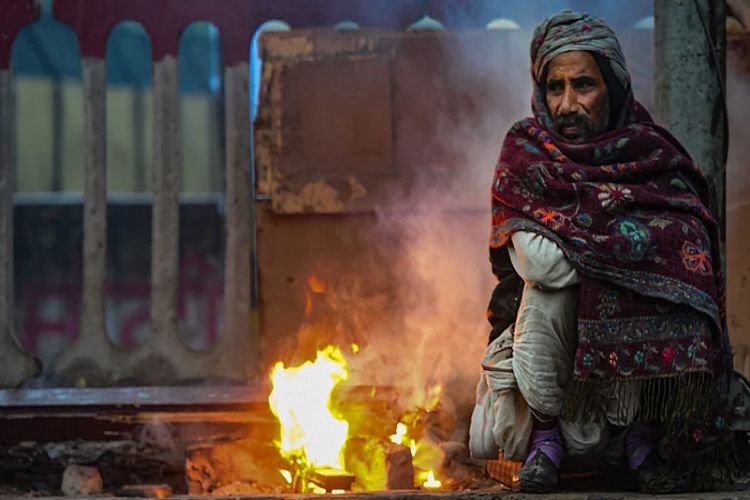 Minimum temperatures in Punjab and Haryana rose above the season's normal.