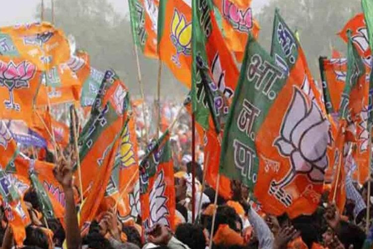 Ruckus erupts in Nagpur over withdrawal of nomination; BJP candidate locked in house by supporters