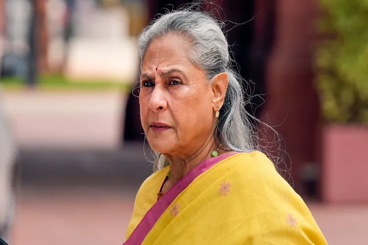 Paparazzi vs. Jaya Bachchan: Respect and disagreement clash amidst the glare of cameras.