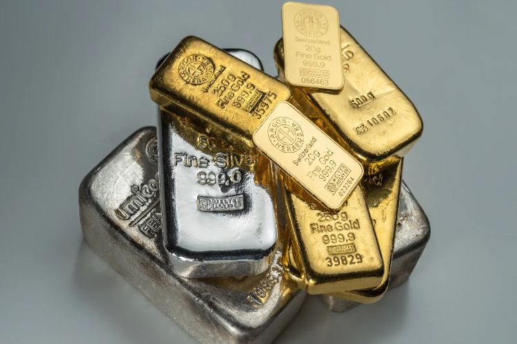Gold, silver prices rise in futures market