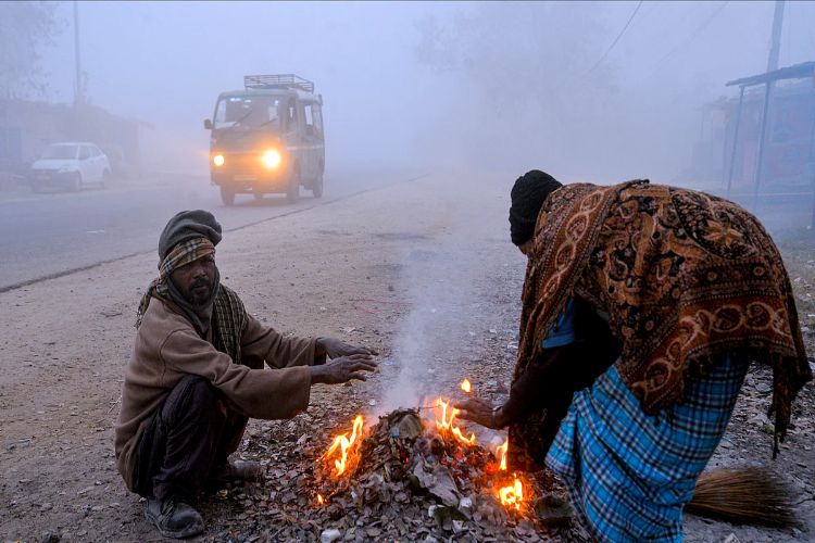 Temperatures drop below 10 degrees in several districts of Jharkhand, cold wave alert issued