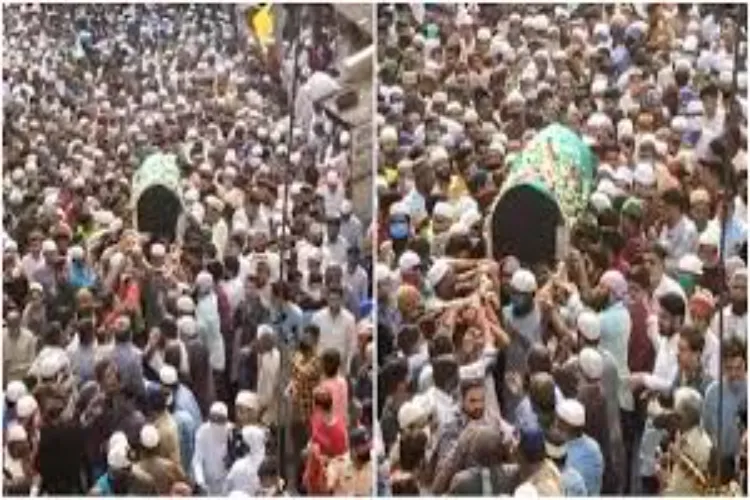 Congress leader Hidayatullah Patel stabbed to death outside a mosque in Akola; accused arrested.