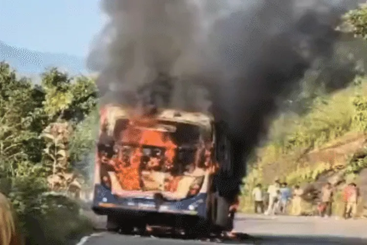 Major accident averted in Andhra Pradesh: Fire breaks out in moving bus near toll plaza, all passengers safe.