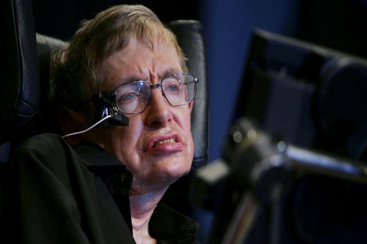 January 8: Film director Bimal Roy dies, Stephen Hawking is born