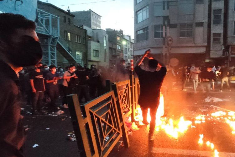 Protests continue in Iran despite internet shutdown, casualties feared