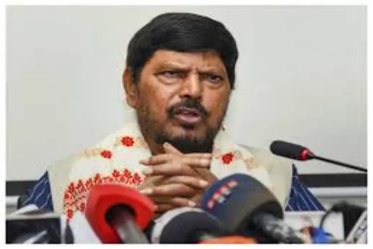 Uddhav Thackeray's friendship with the Congress party divided the Shiv Sena: Ramdas Athawale