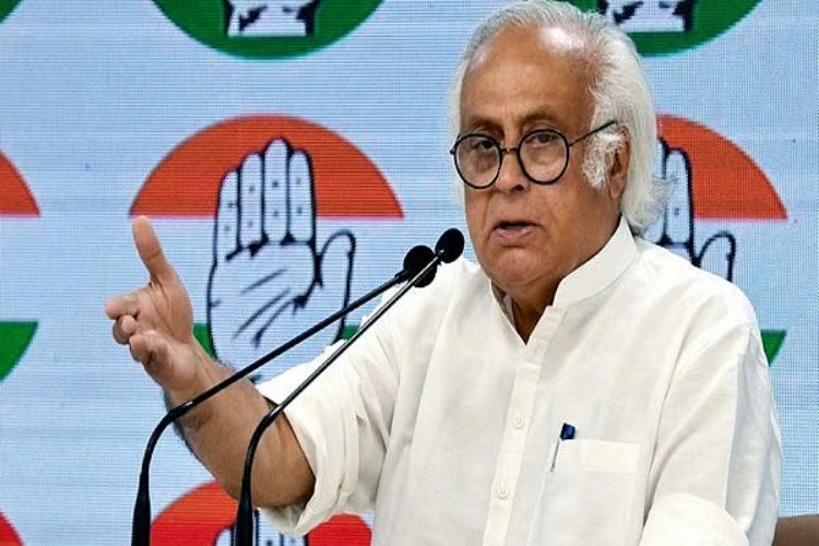 The 'Hum Do Hamare Do' nature of the economy is discouraging growth of private investment: Congress