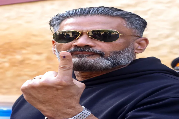 Mumbai BMC elections: Aamir, Gulzar and other stars cast their votes.